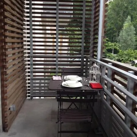 Equipe Avec Balcon Et Acces Rapide A Lille