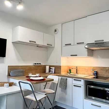 Equipe Avec Balcon Et Acces Rapide A Lille Apartament *